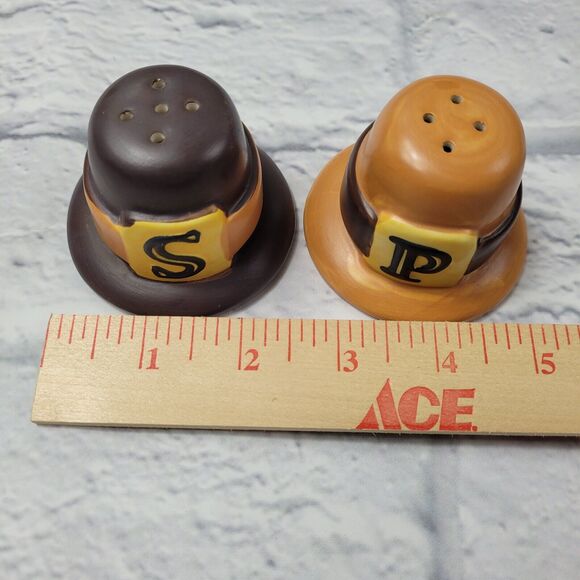 Hallmark Pilgrim Hat Salt & Pepper Shakers - Picture 8 of 11